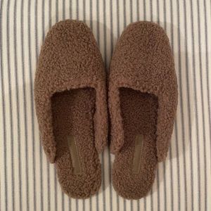 NWOT Brown Sherpa Slippers